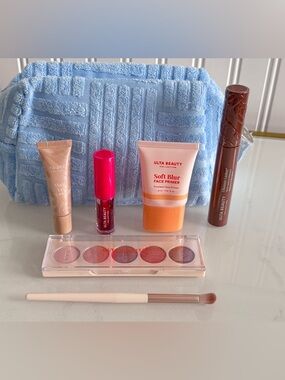 Ulta Cosmetic 7 Piece set w/ Blue makeup bag